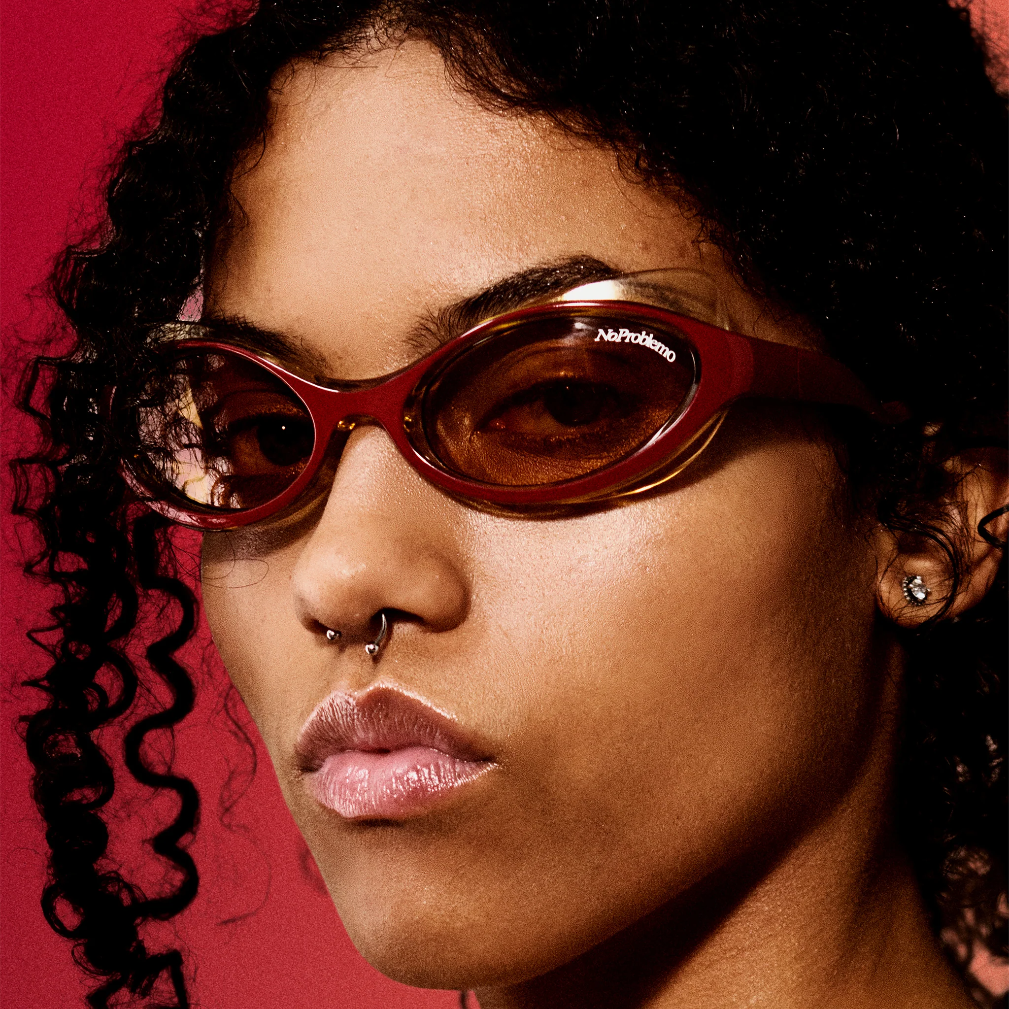 LYRA | BRIGHT RED - Image 2
