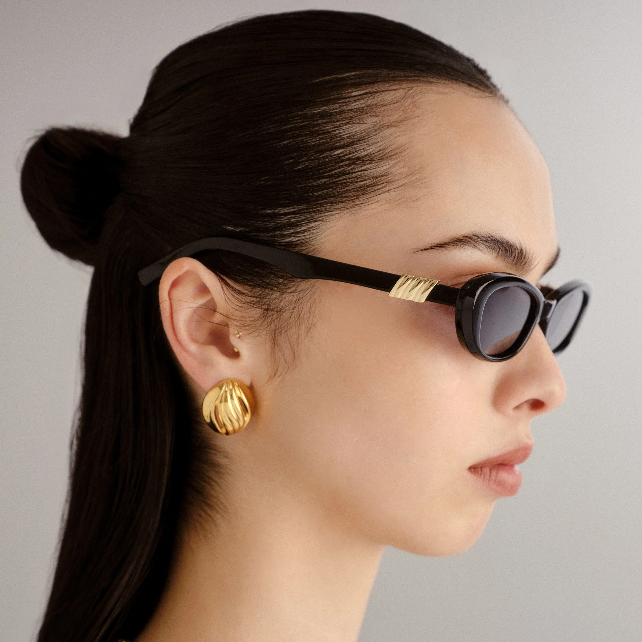 THE WHISPERER | BLACK POLARISED - Image 5